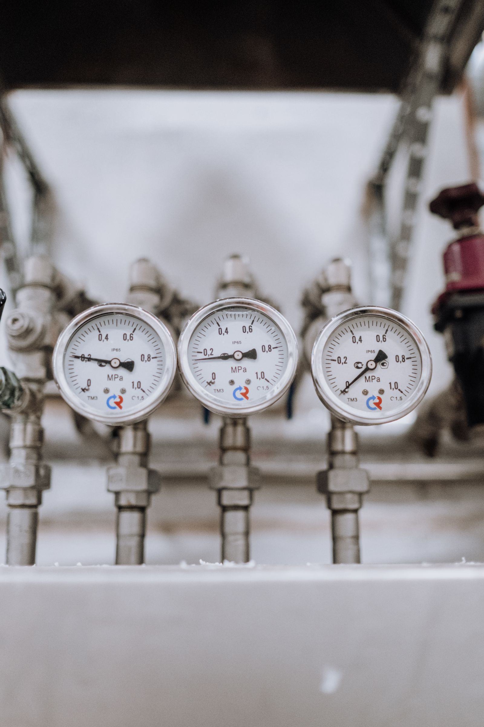 Analog pressure gauges in close-up